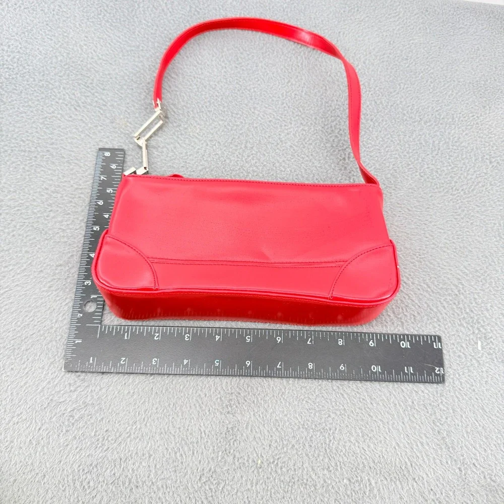 Vintage Y2K Red Faux Leather Baguette Shoulder Bag Silver Hardware Zip Top Purse